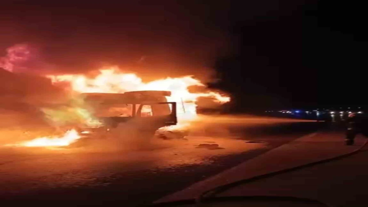 Kahramanmaraşta tır alev alev yandı