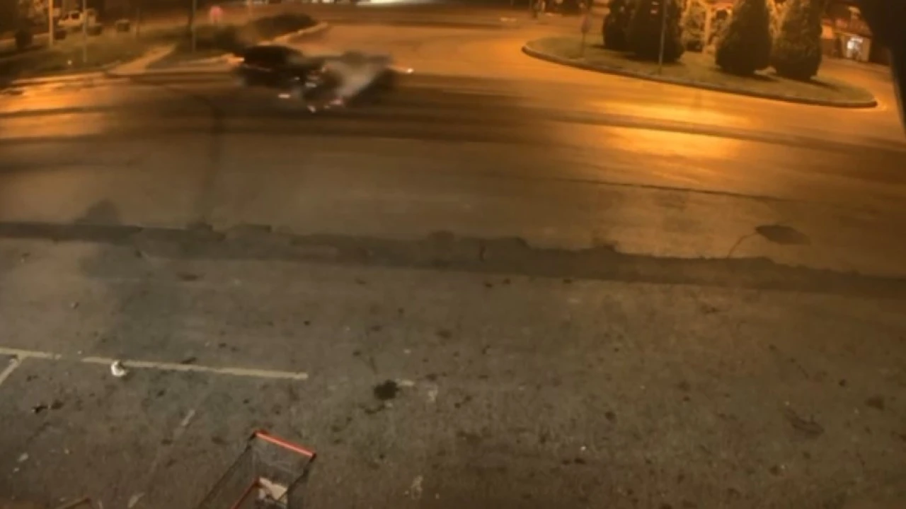 Kaza anı kamerada: 2 yaralı