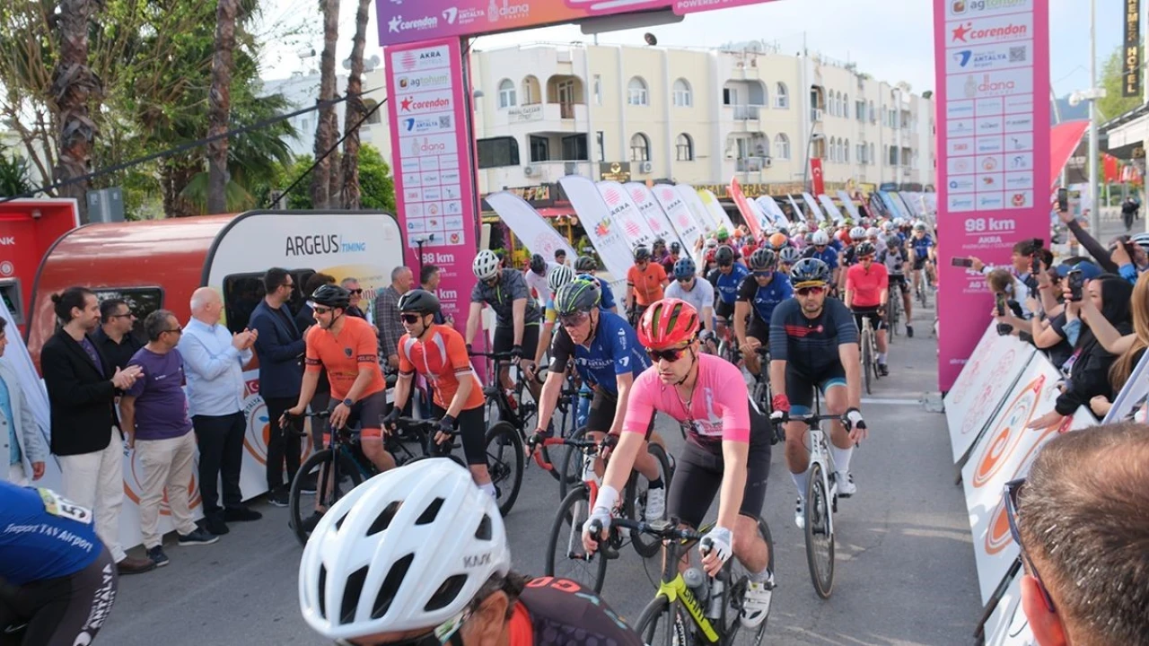 Kemerde Gran Fondo Antalya bisiklet yarışı başladı
