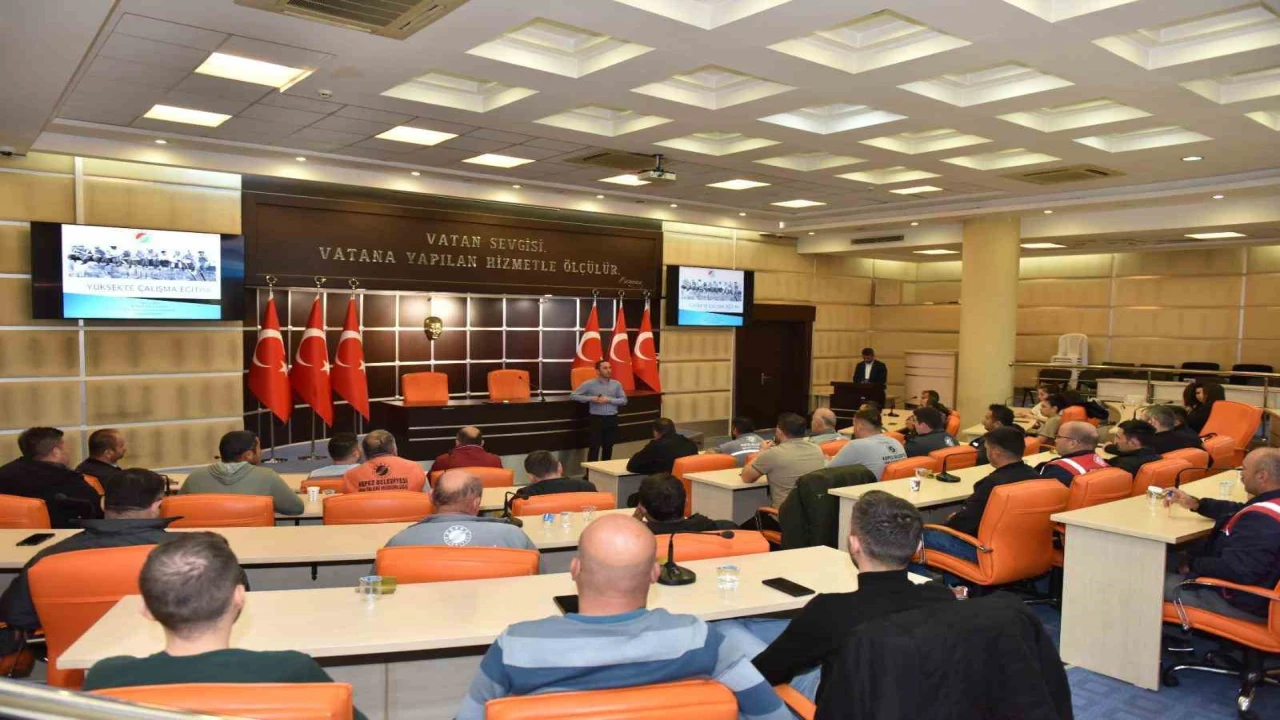 Kepez Belediyesi personeline yüksekte çalışma eğitimi verildi