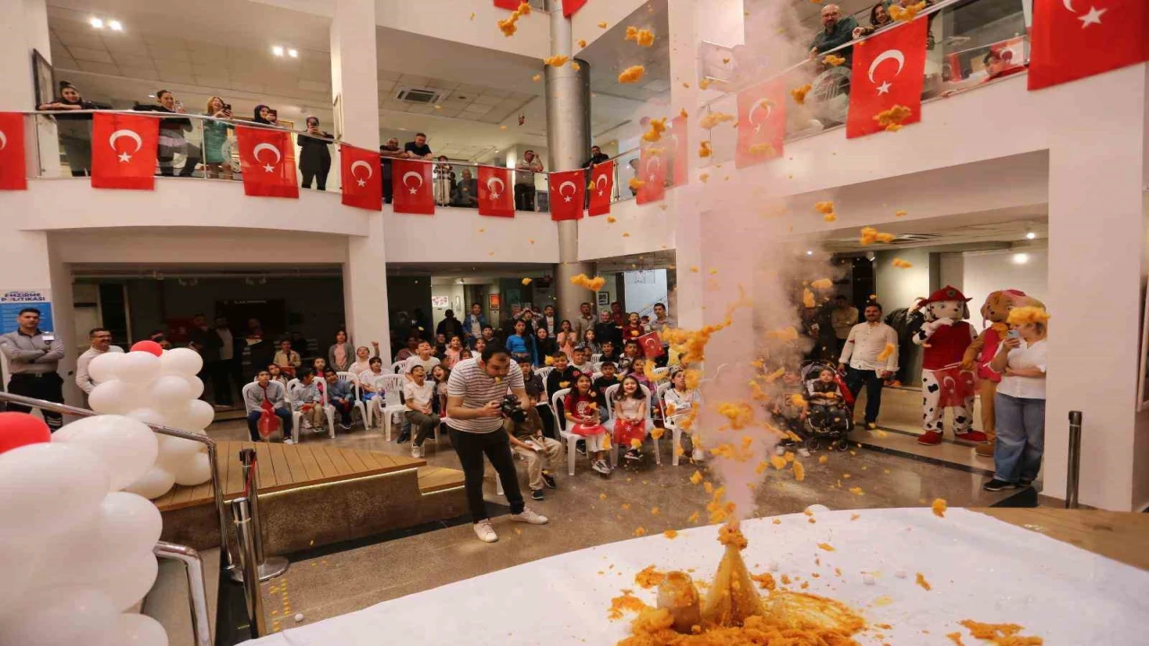 Kepez Belediyesinde minikler anne ve babalarının iş yerinde ağırlandı