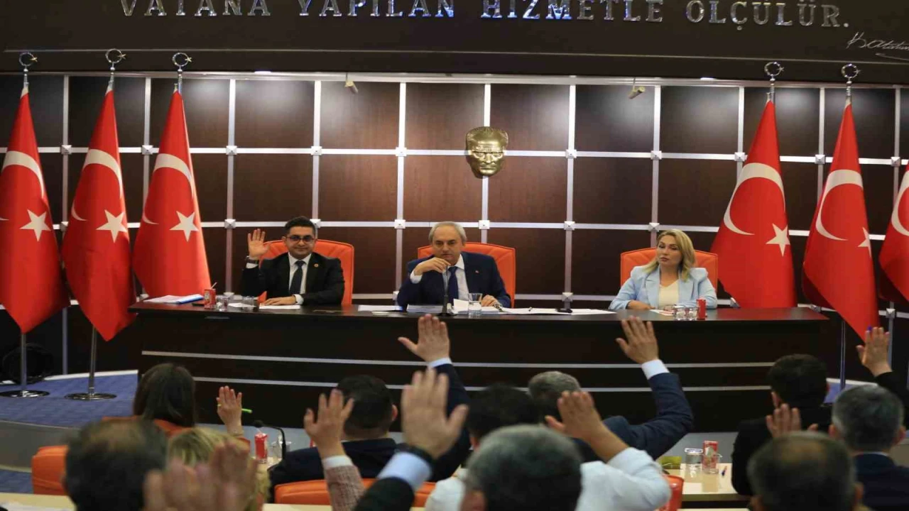 Kepez Meclisinden Edip Akbayram ve Volkan Konaka vefa