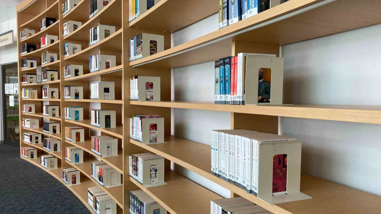 Kepezden Ceza İnfaz Kurumu kütüphanesine anlamlı bağış