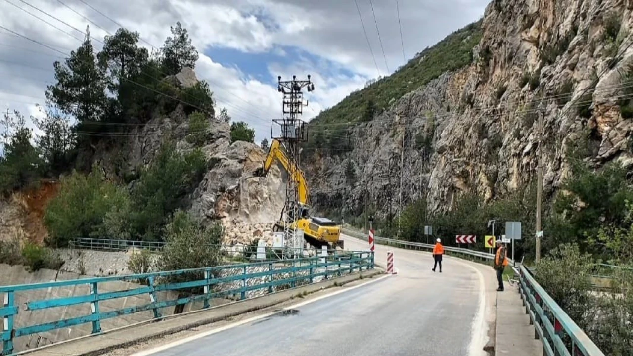 Kozan baraj köprüsünde tehlike sona eriyor