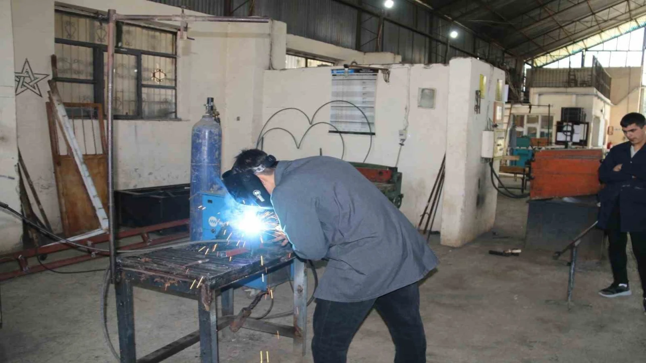 Lise öğrencisi Kaynak Yarışmasında çift derece aldı