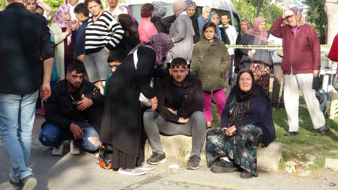 Market yangınında kendilerini dışarı atan işletme sahibi kadın ve oğlu gözyaşlarına boğuldu