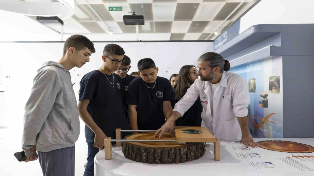 Mersinde dünya çocukları bilimle buluştu