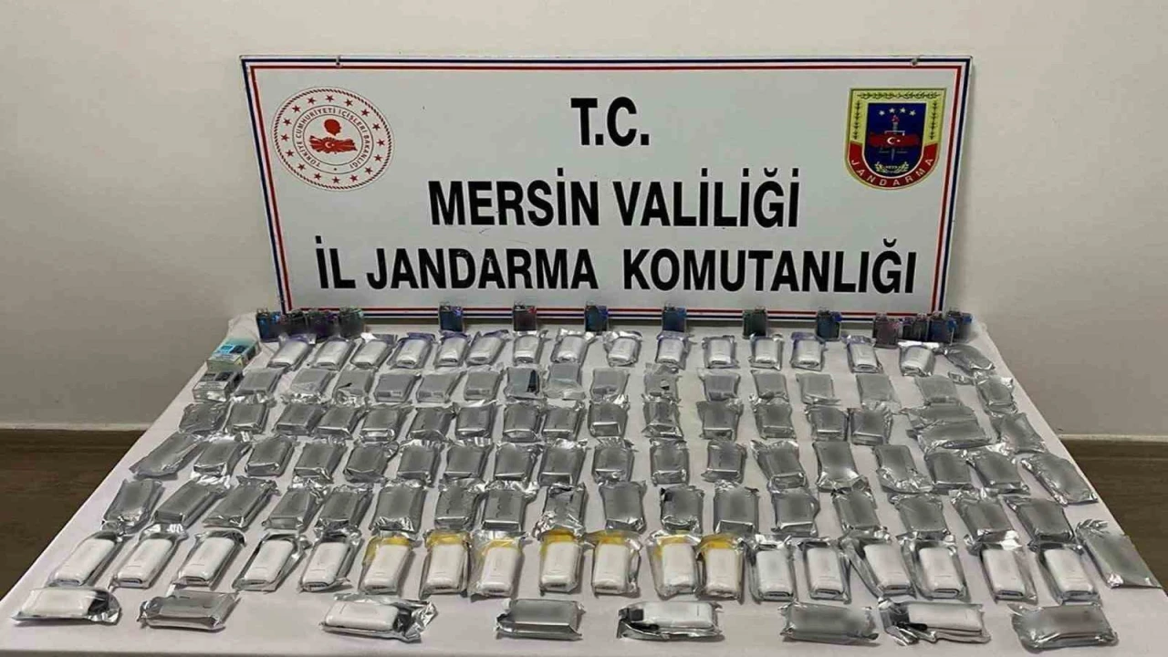 Mersinde kaçak sigara ticareti yapan 3 şüpheli yakalandı