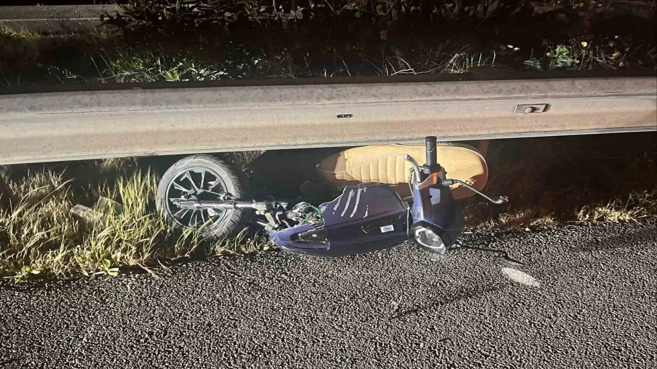 Park halindeki tıra arkadan çarpan motosikletin sürücüsü öldü