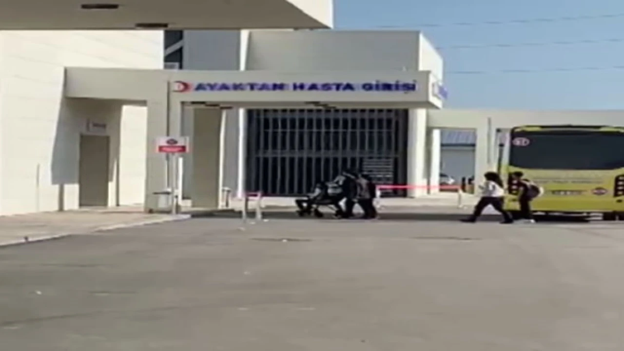 Rahatsızlanan yolcu otobüsle hastaneye ulaştırıldı