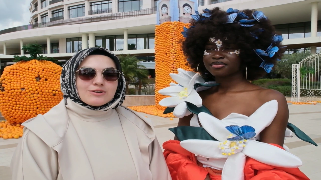 Saimbeylinin endemik mavi kelebeği ile portakal çiçeği kostümde buluştu