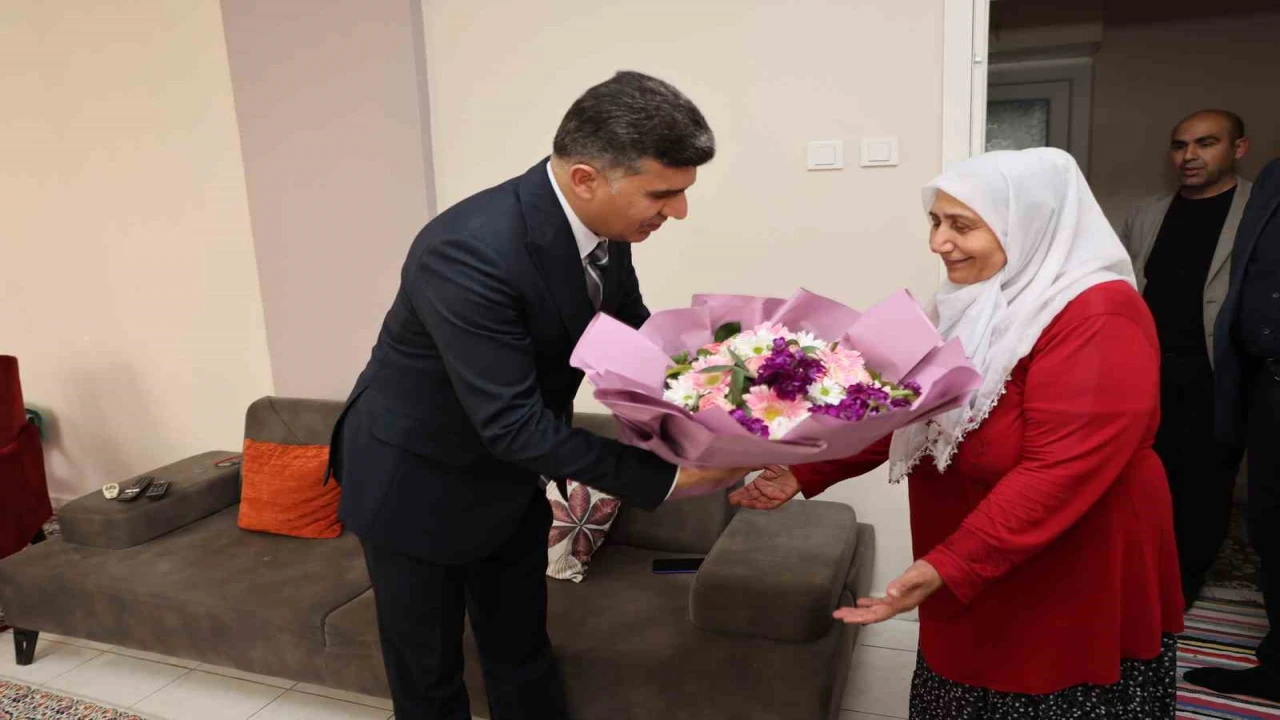 Şener, şehit aileleriyle bir araya geldi