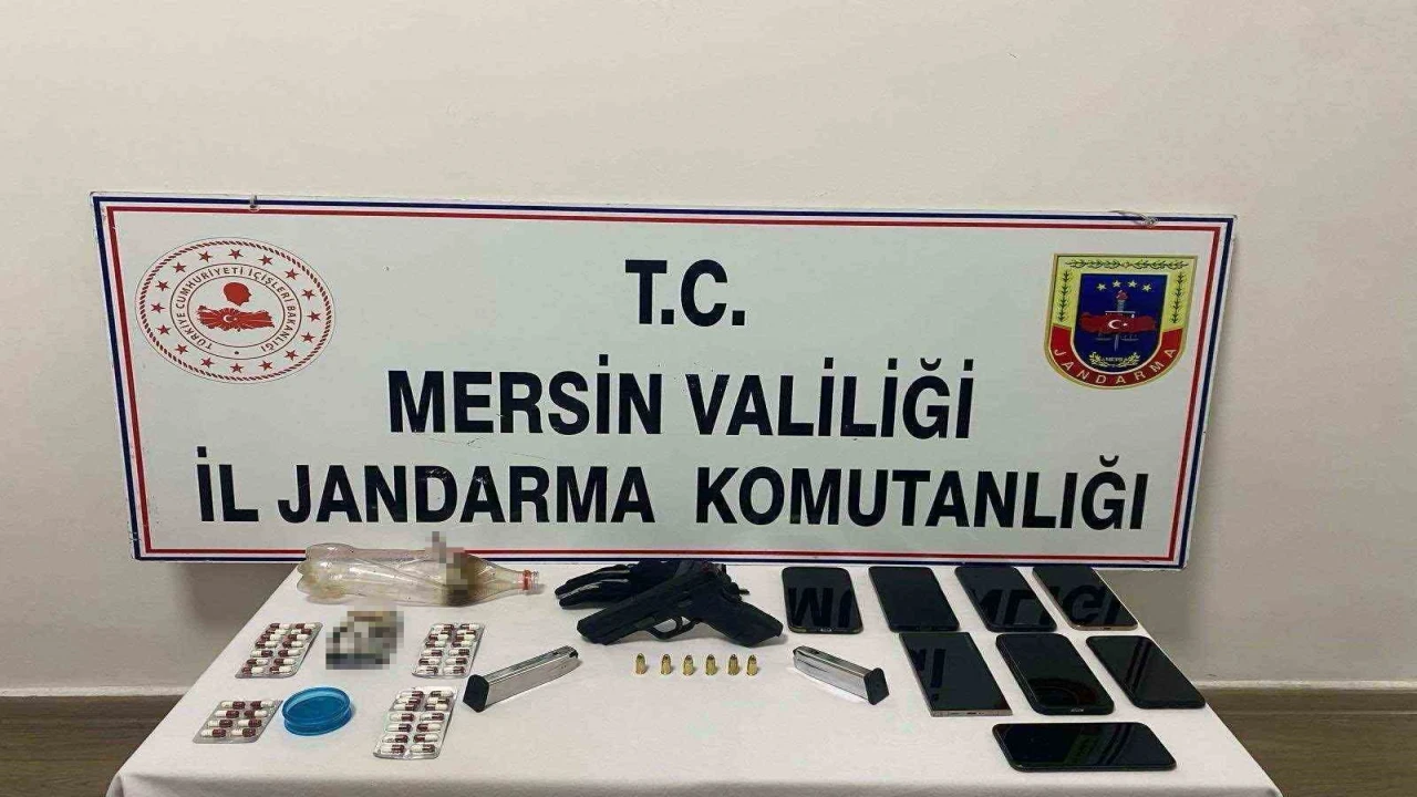 Silahla 4 kişiyi alıkoyup hesaplarını boşaltan gasp çetesi çökertildi: 7 tutuklama