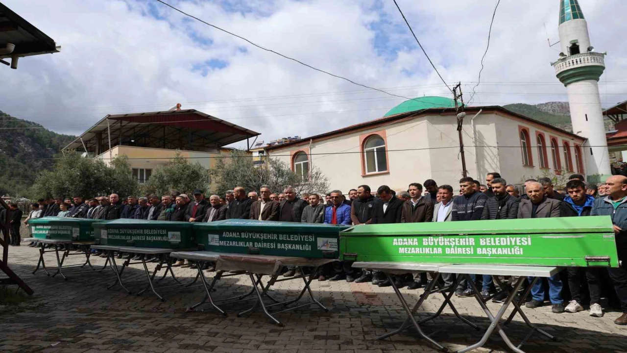 Trafik kazasında hayatını kaybeden Güleç ailesi, son yolculuğuna uğurlandı