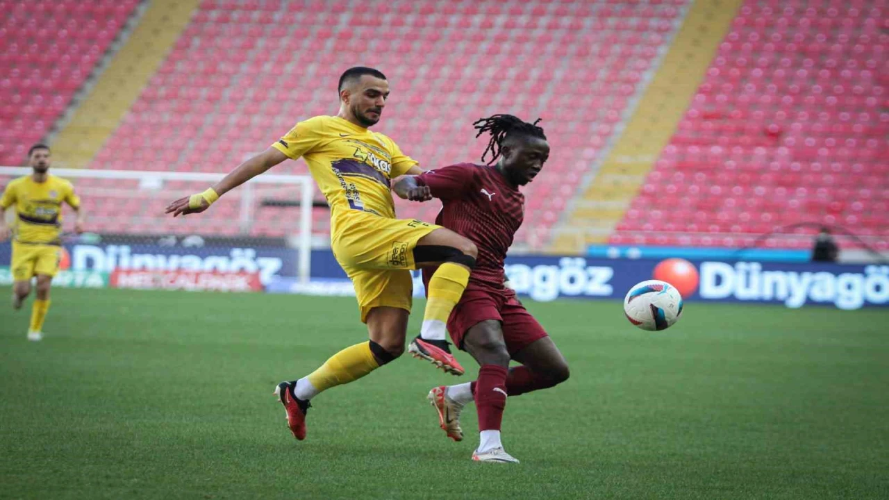 Trendyol Süper Lig: Atakaş Hatayspor: 0 - Eyüpspor: 1 (İlk yarı)