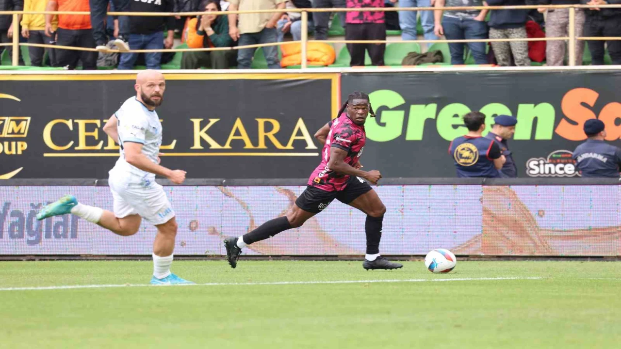 Trendyol Süper Lig: Corendon Alanyaspor: 0 - Bodrum FK: 0 (İlk yarı)