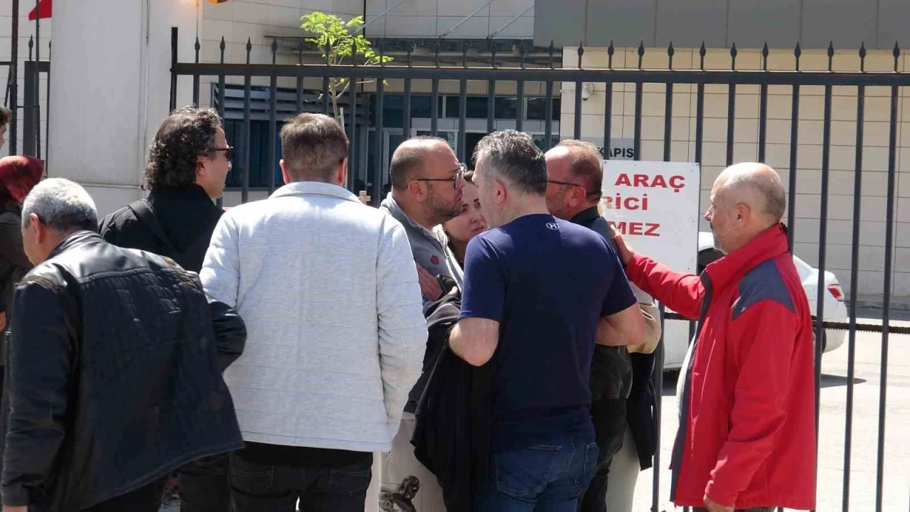 Yalnız yaşadığı evinde ölü bulunan kadının cenazesi ailesi tarafından teslim alındı