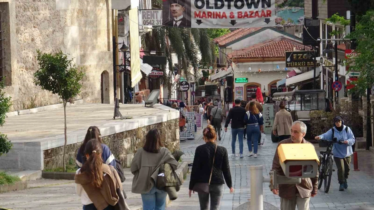 Yangına dayanıklı kapı krizi: Antalyada 1600 otelden yüzde 90ı risk altında