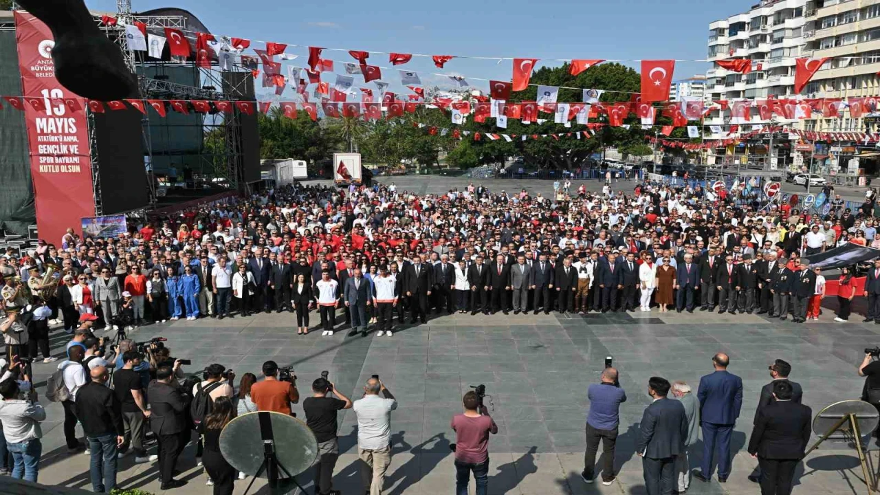 19 Mayıs Antalyada coşkuyla kutlandı