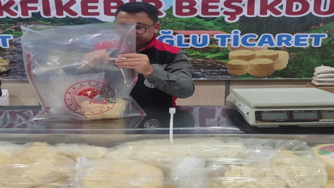 240 kilo mevzuata aykırı gıda ihma edildi