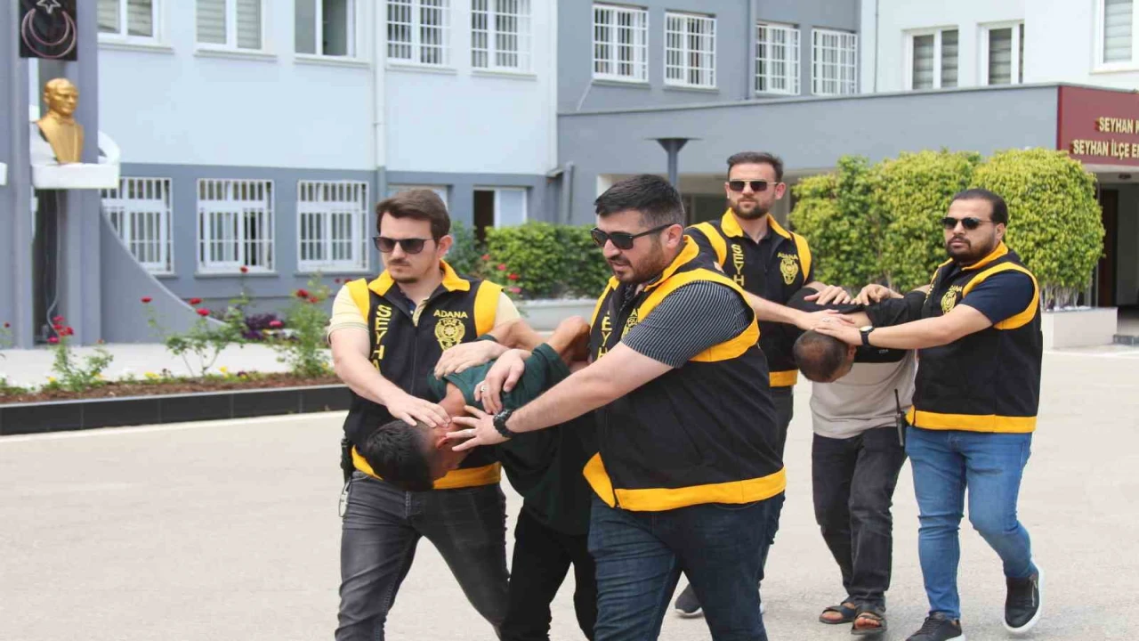 Adanada iş adamına tuzak: 600 bin TLden fazla parası gasbedildi