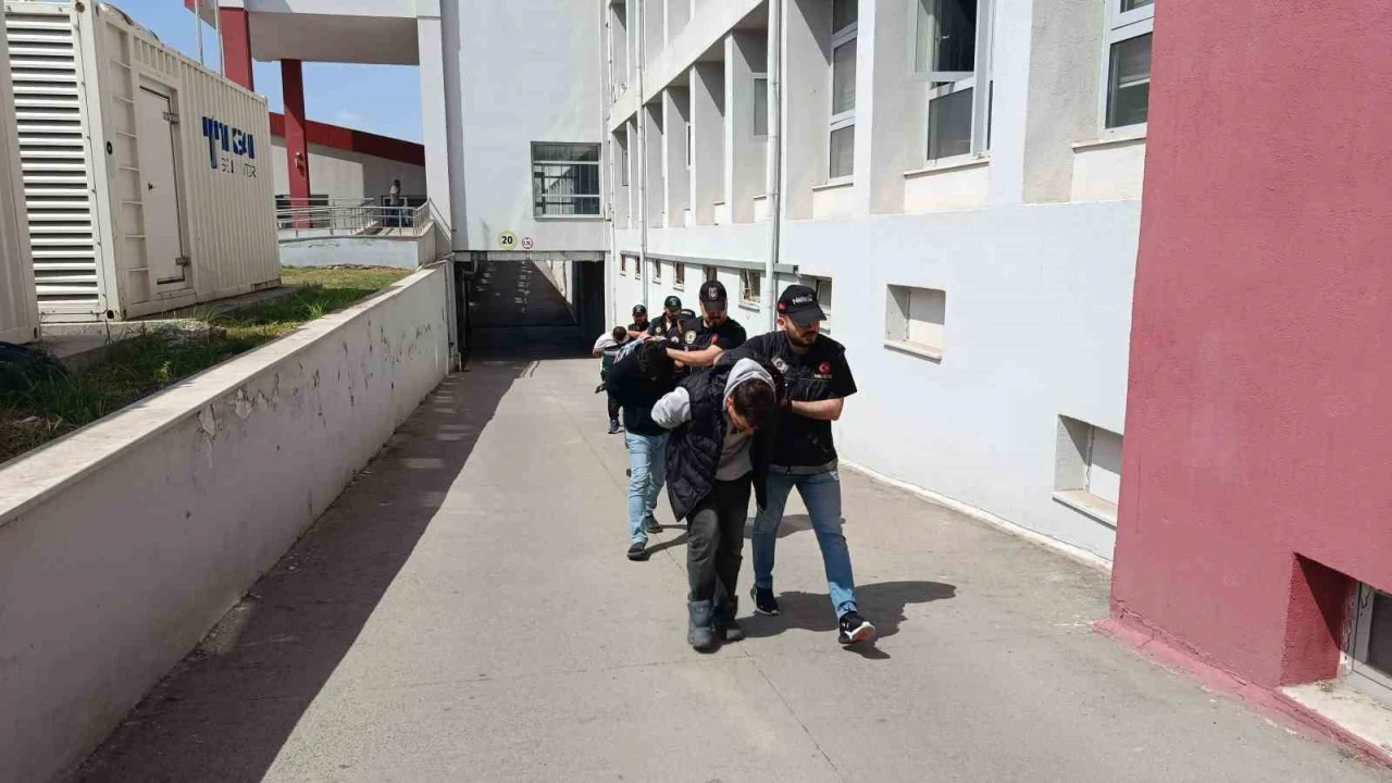 Adanada kilolarca uyuşturucu ele geçirildi: 53 tutuklama