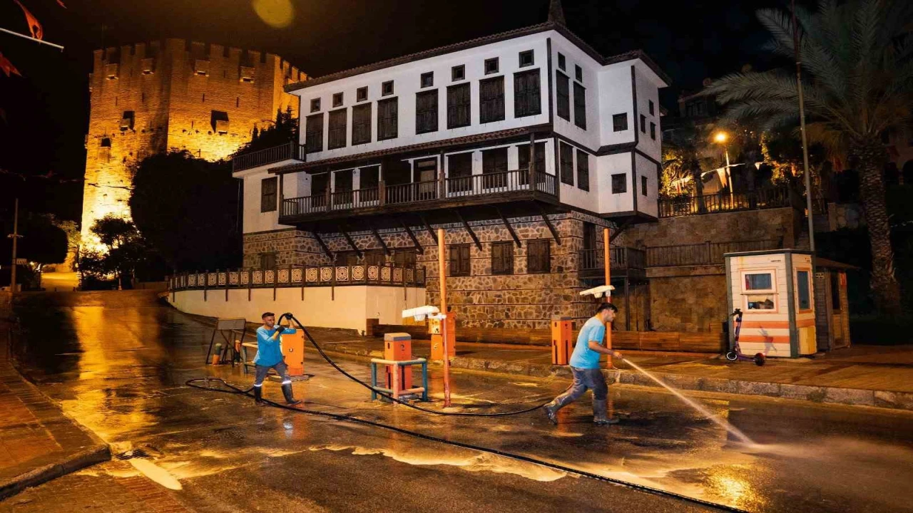 Alanyada bayram öncesi kapsamlı temizlik seferberliği