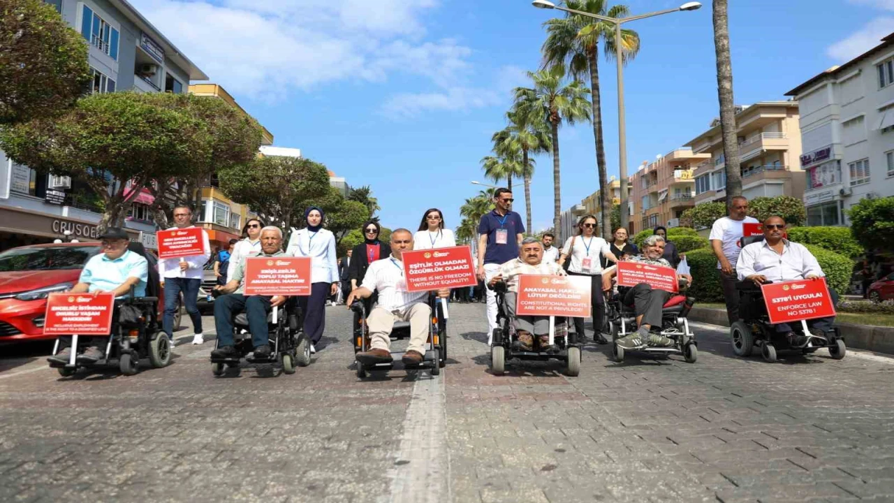 Alanyada engelsiz halk plajı hizmete açıldı
