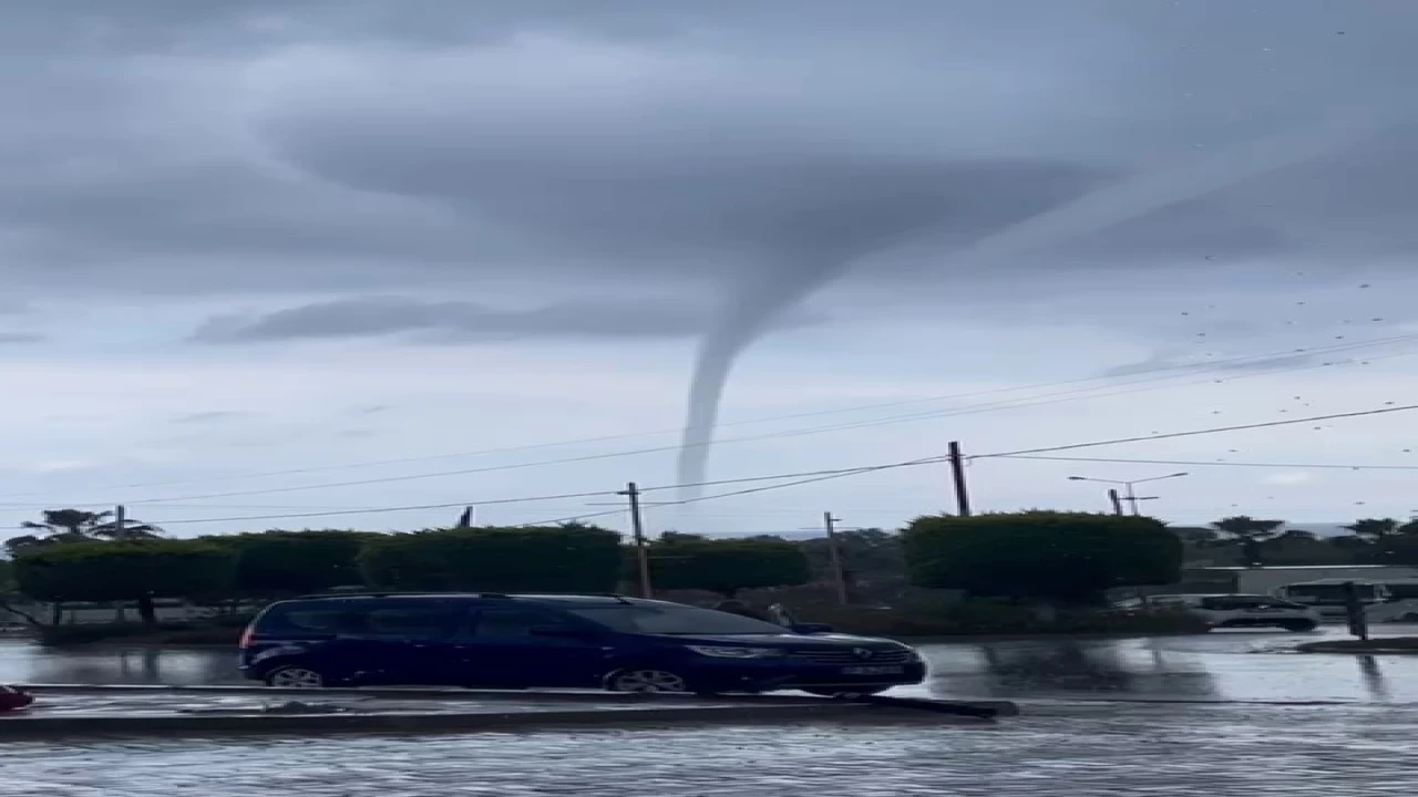 Alanyada hortum korkuttu