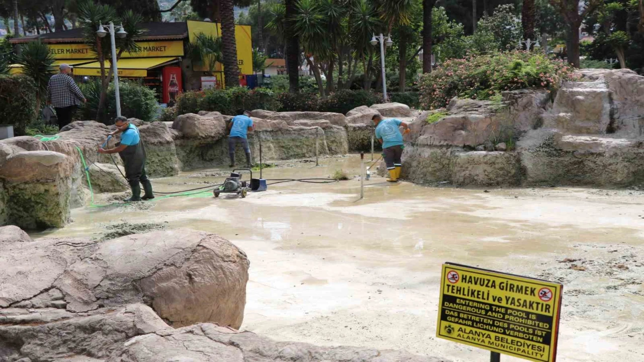Alanyada süs havuzları yaz sezonuna hazırlanıyor
