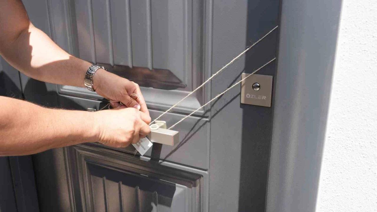 Alanyada toptan gıda deposunda sahte etiketleme yapan firma mühürlendi