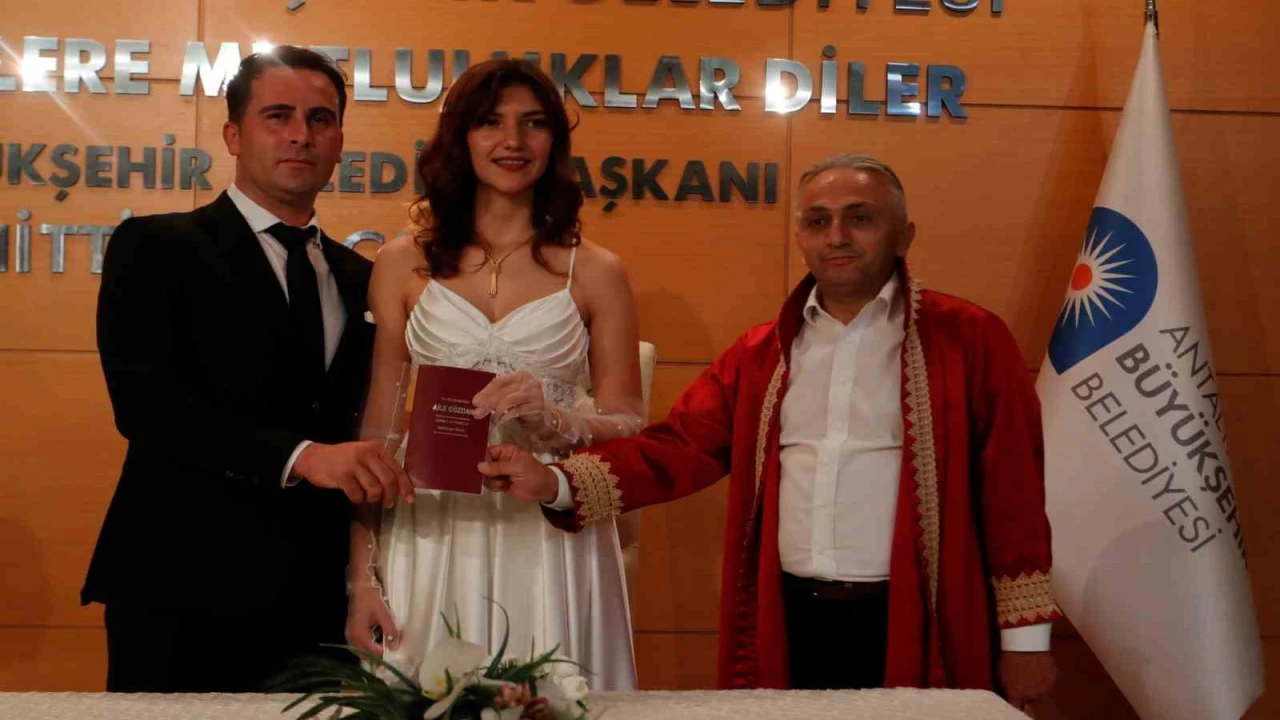 Antalyada 25.05.2025 yoğunluğu: 40 çift Evet dedi