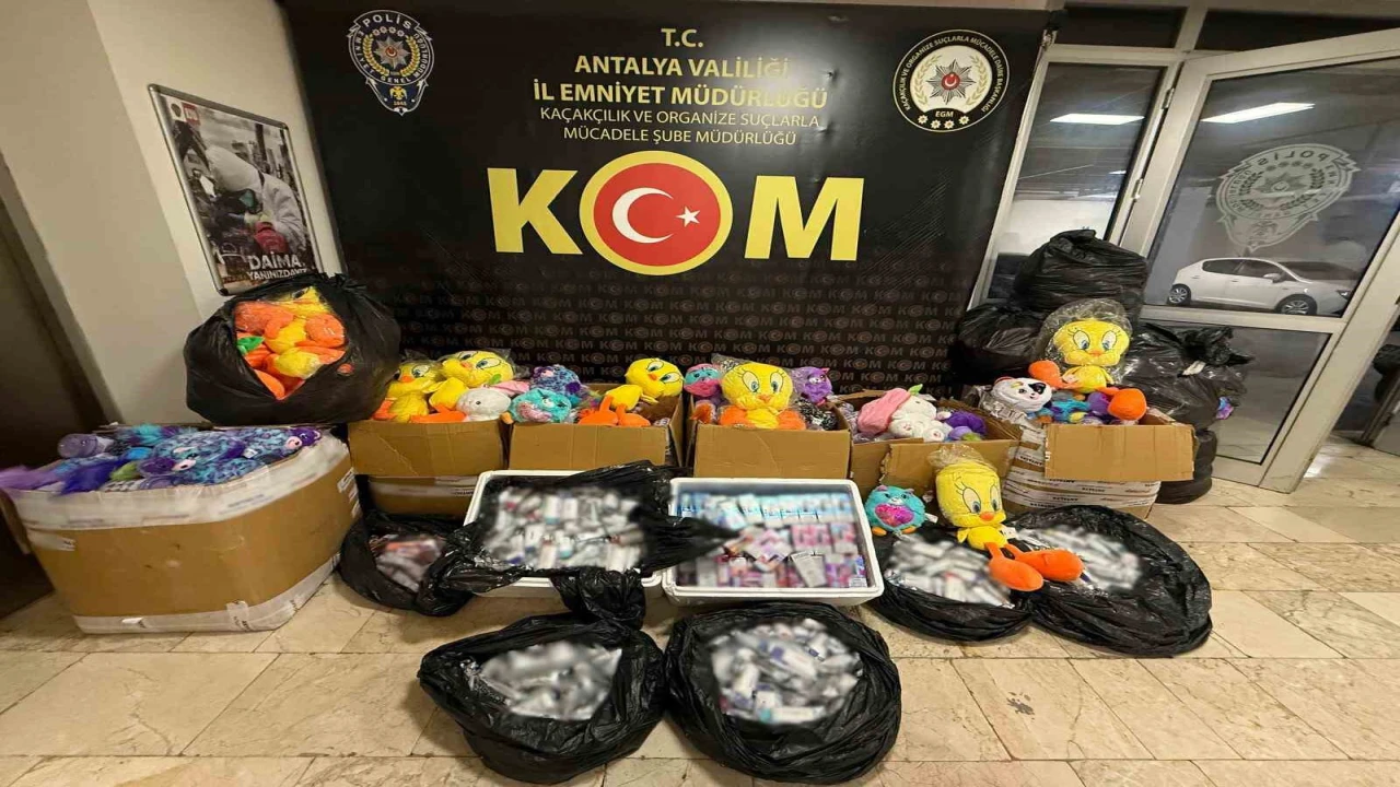 Antalyada 5 ilçede kaçak ürün operasyonu