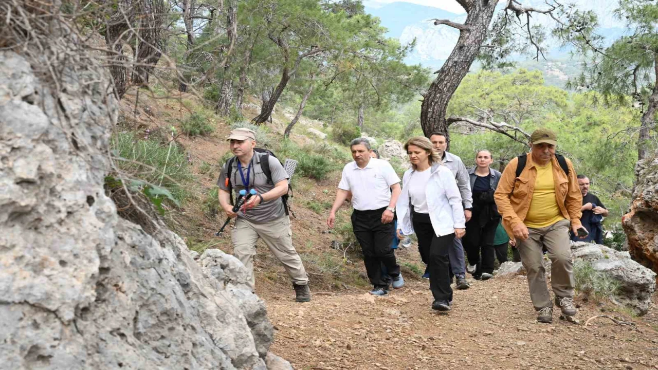 Antalyanın tarihi yürüyüş rotaları yenileniyor
