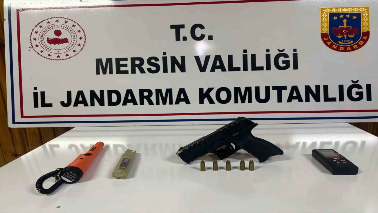 Aralarında eski valinin de bulunduğu 7 şahıs kaçak kazıdan yakalandı