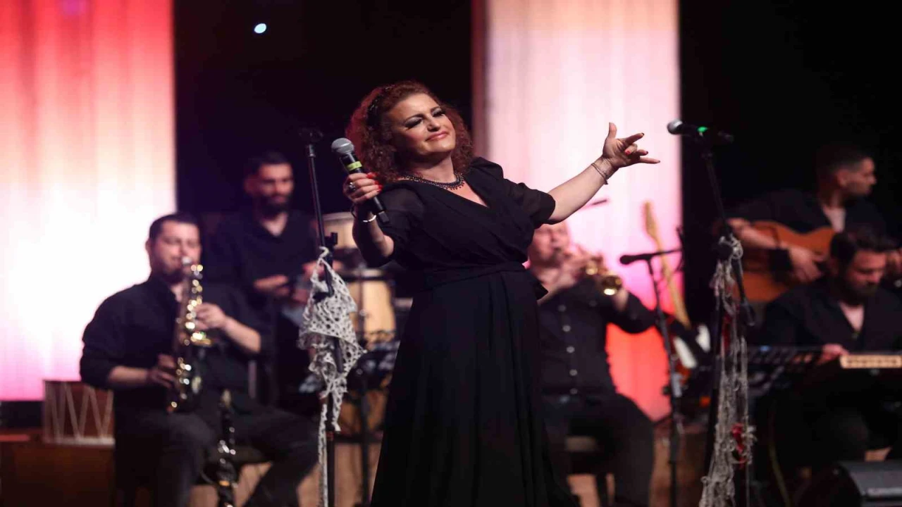 AŞT 41. yılında seyirci rekoru kırdı