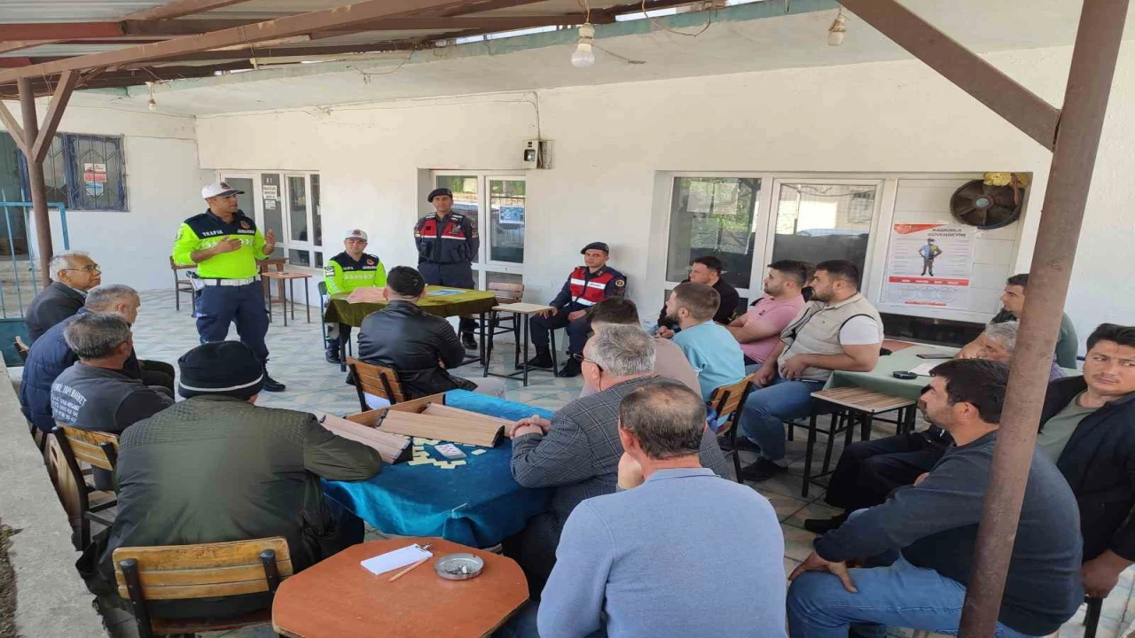 Burdurda jandarmadan yetişkinlere trafik eğitimi: 2 bin 847 kişiye ulaşıldı