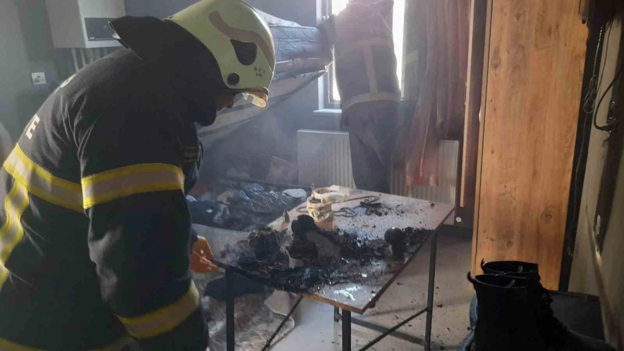 Burdurda prizde unutulan ütü yangına neden oldu