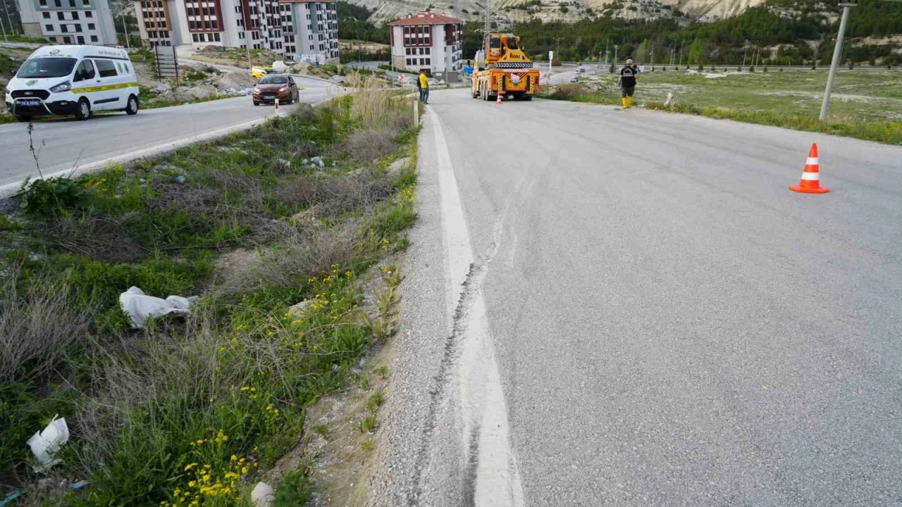 Burdurda traktör şarampole devrildi: 1 ölü