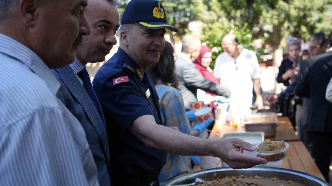 Burdurda Türk Mutfağı Haftasında yöresel lezzetler ikram edildi