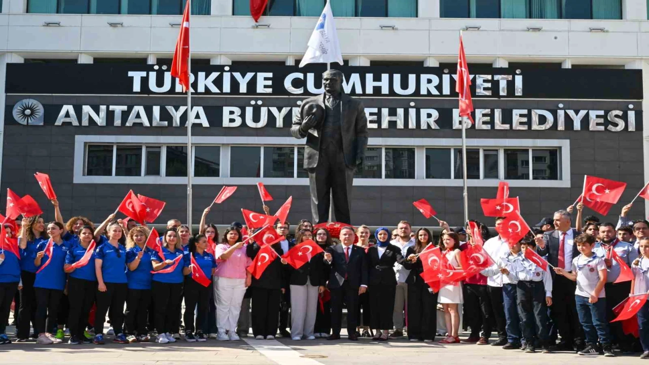 Büyükşehir Belediyesinde 19 Mayıs coşkusu törenle başladı
