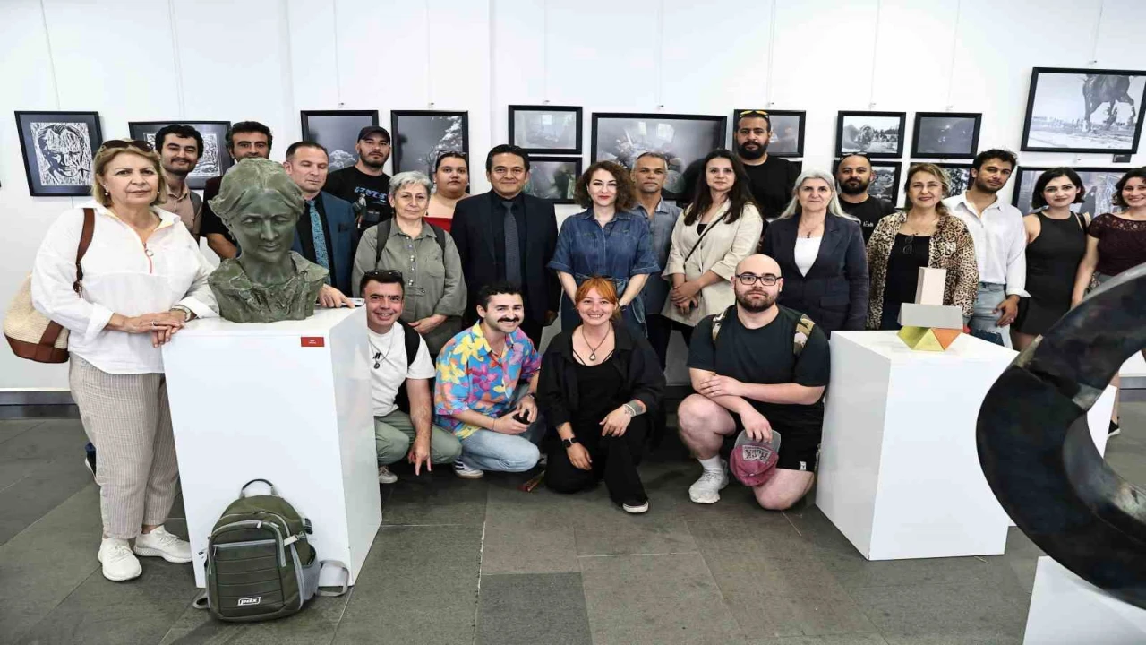 Büyükşehirden Ataya saygı sergisi