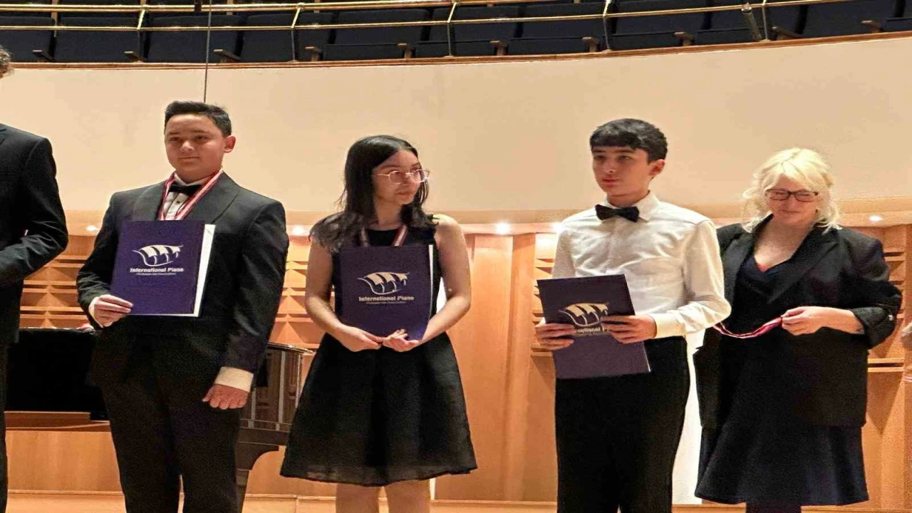 Büyükşehirin piyanistleri Ankaradan ödülle döndü
