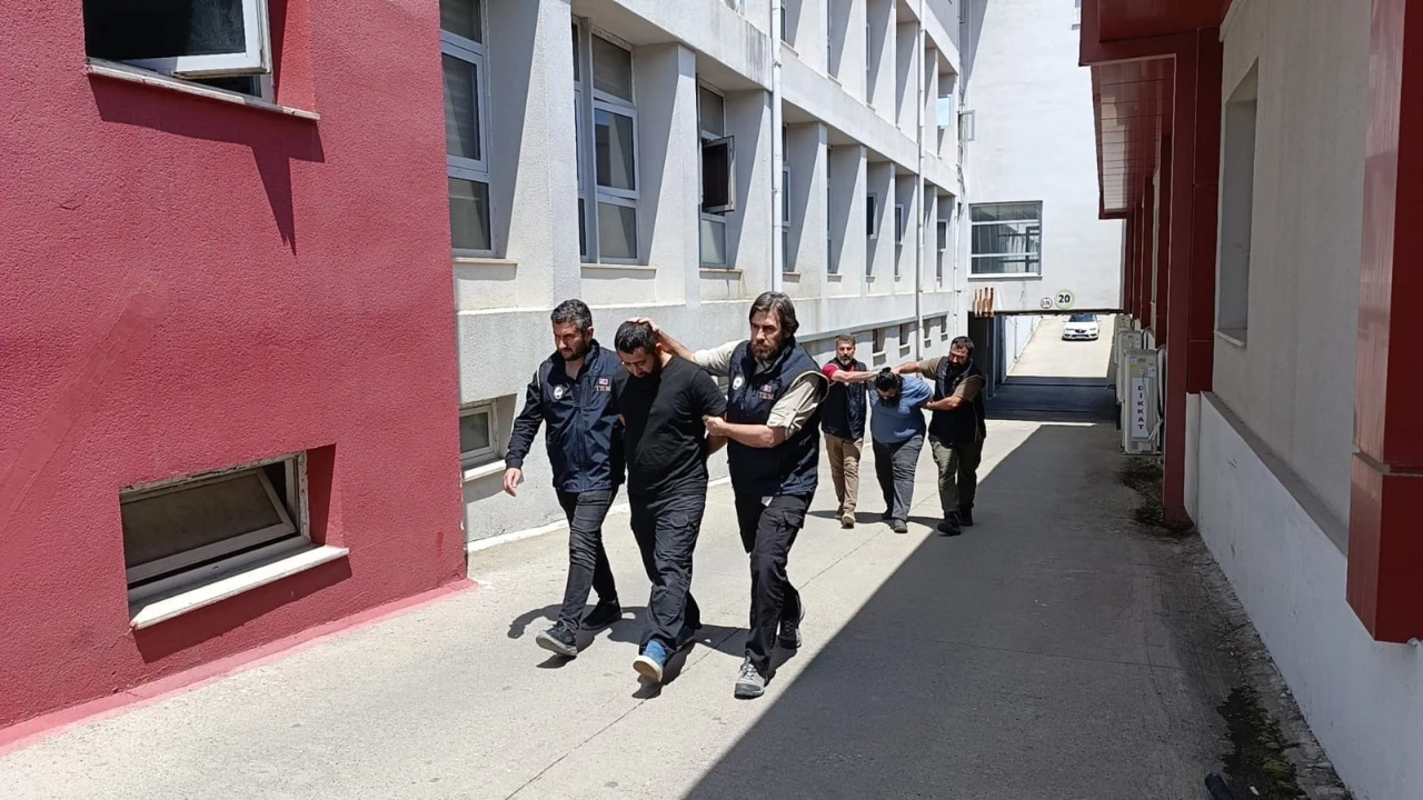 DEAŞa 3 milyon TL aktaran 2 şüpheli tutuklandı