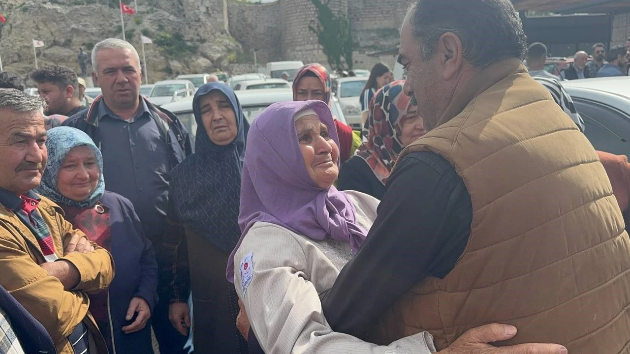 Eğirdirde dualar semaya, hacı adayları kutsal topraklara gözyaşlarıyla uğurlandı