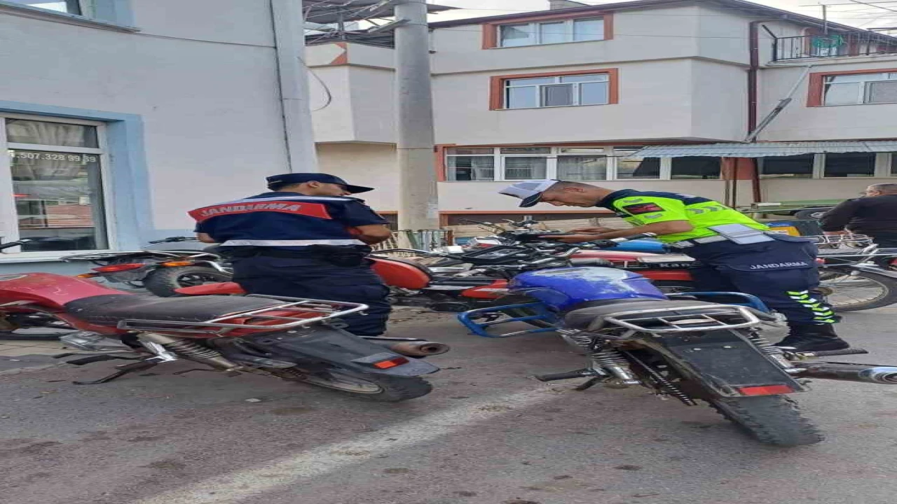 Eğirdirde motosiklet denetimlerinde iki sürücüye 3 bin 160 TL para cezası