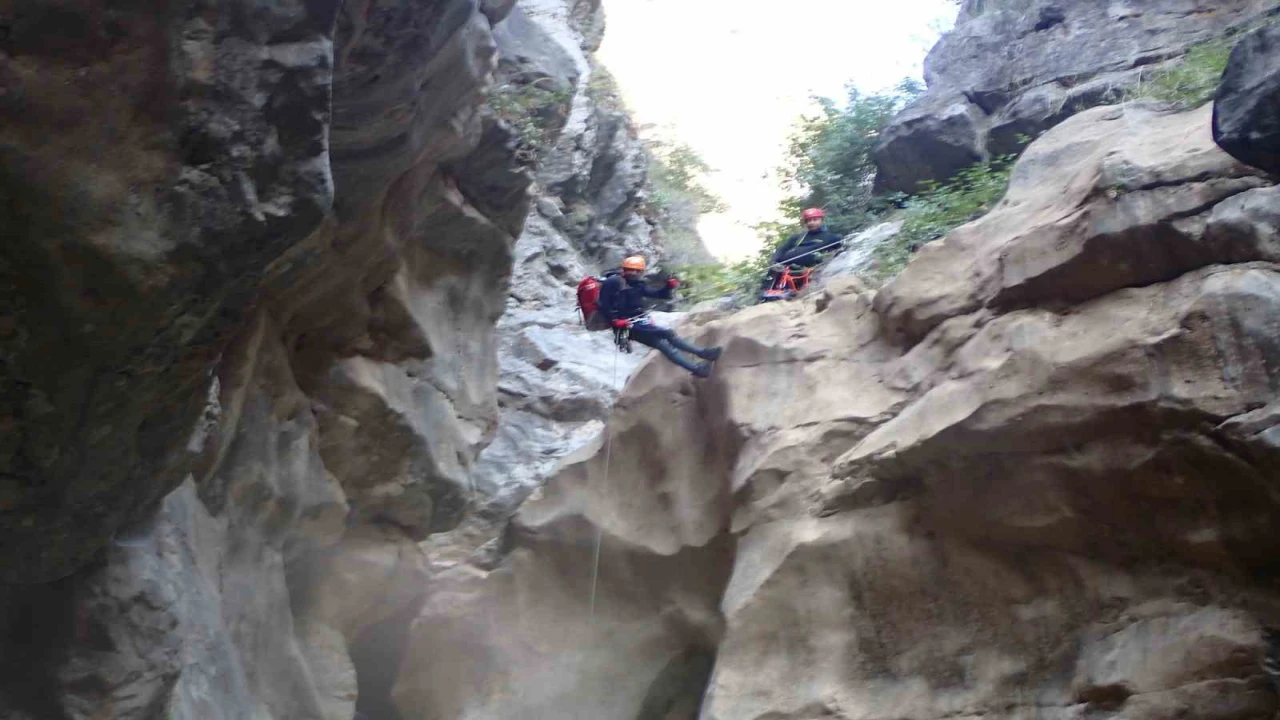 Isparta Yazılı Kanyonda suya düşen üniversite öğrencisi kayboldu