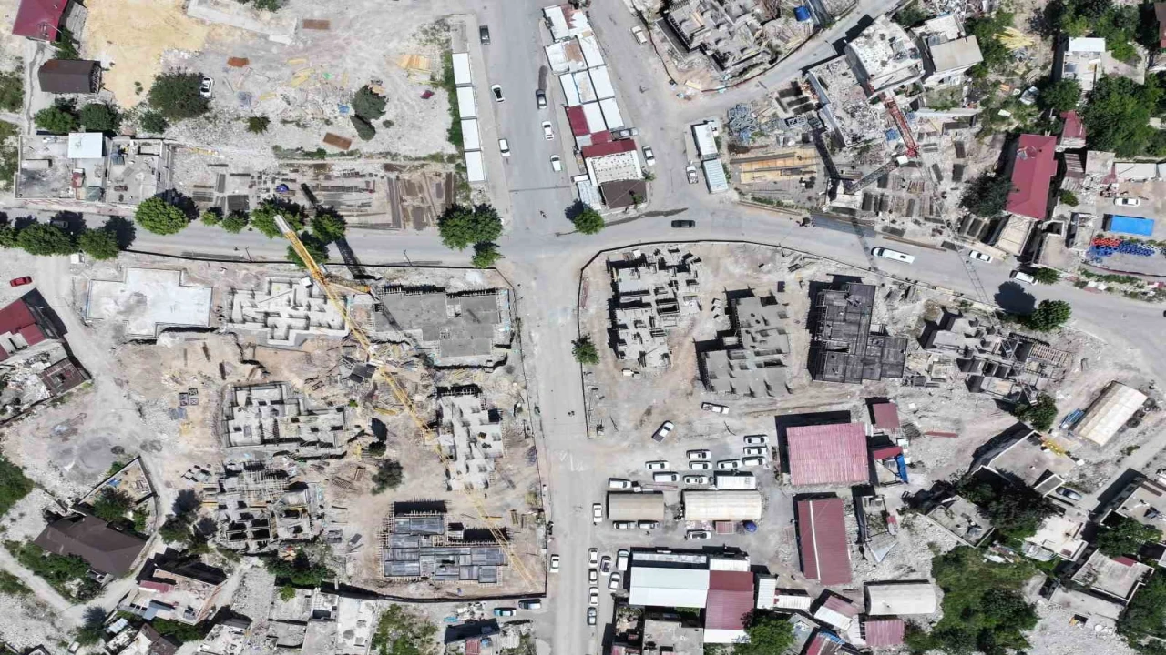 Kahramanmaraşın eski mahallelerinde deprem konutları yükseliyor