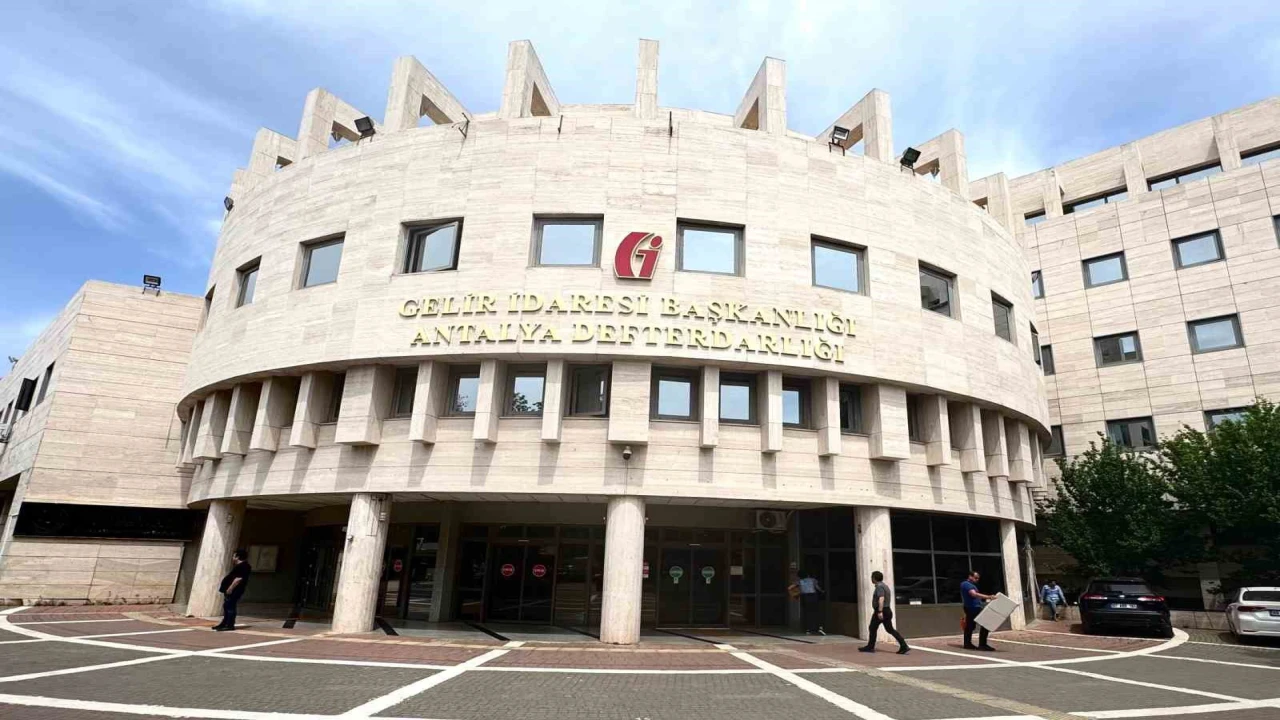 Kaş, Finike ve Gazipaşada yeni vergi dairesi müdürlükleri hizmete açıldı