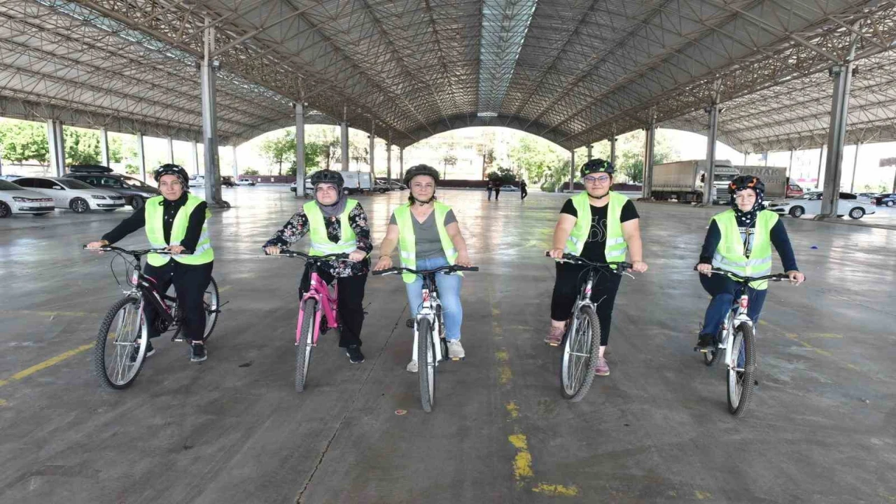 Kepezde bisiklet sürme eğitimleri veriliyor